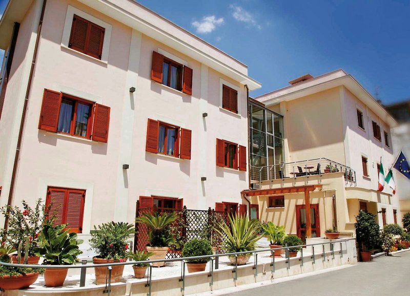 Hotel Diana 1 - Exterior