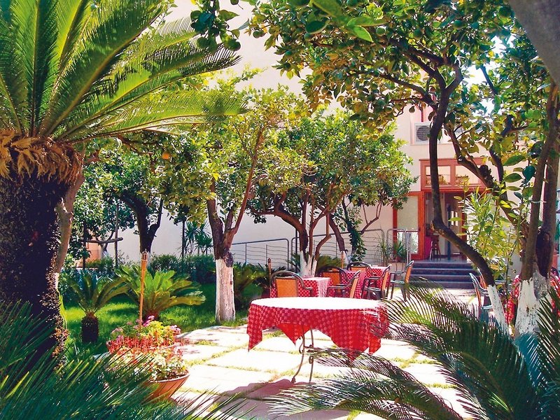 Hotel Diana 5 - Garden