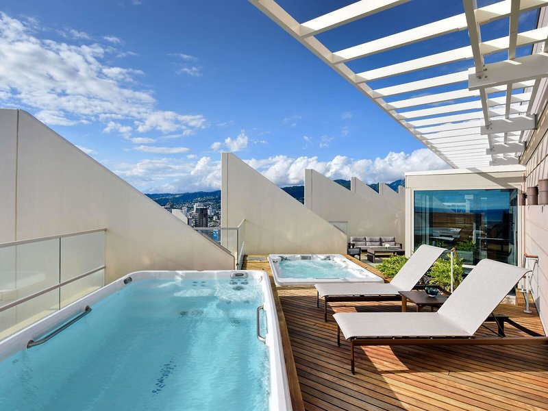 Trump International Hotel & Tower 12