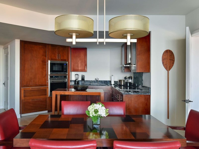 Trump International Hotel & Tower 32