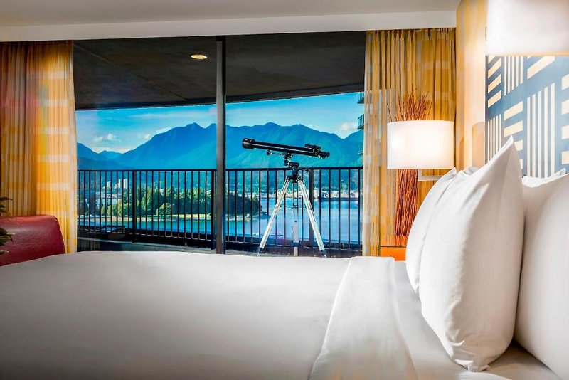 Pinnacle Vancouver Harbourfront