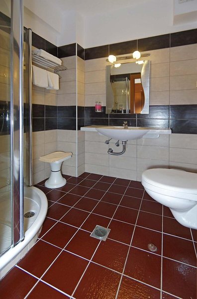 Sun Beach Platamon 44 - Bathroom Example