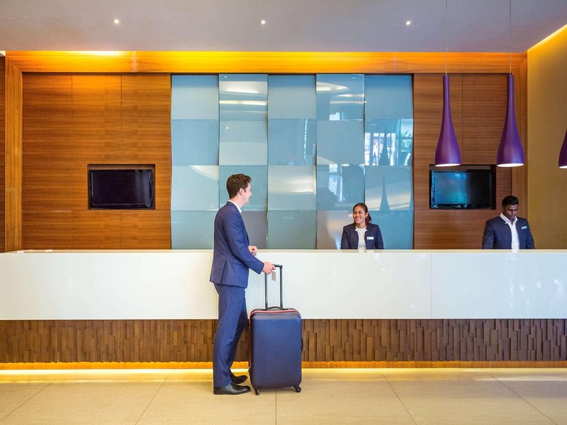 Novotel Suites Dubai Mall of the Emirates 9