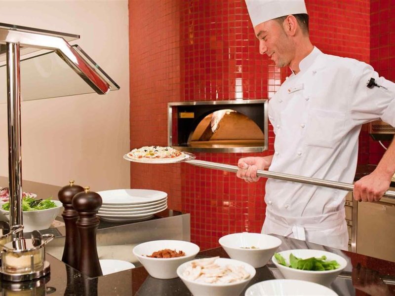 Novotel Suites Dubai Mall of the Emirates 19