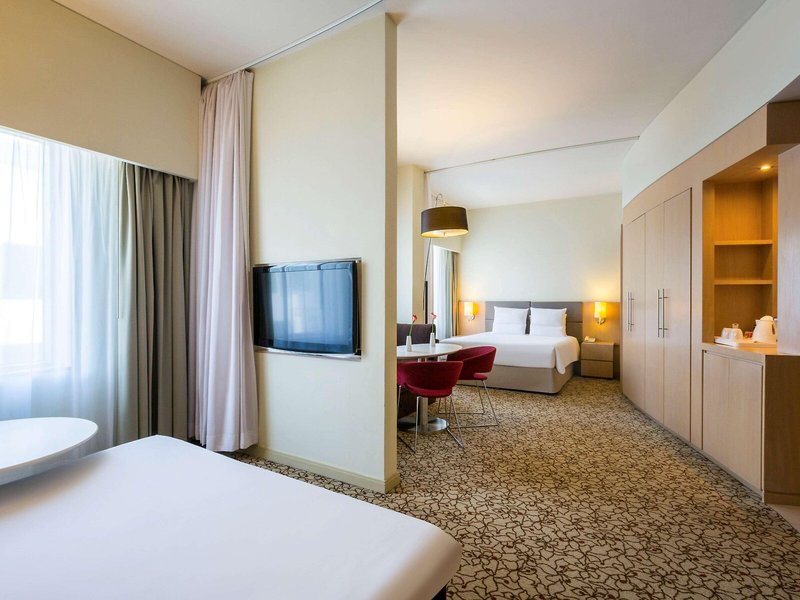 Novotel Suites Dubai Mall of the Emirates 32