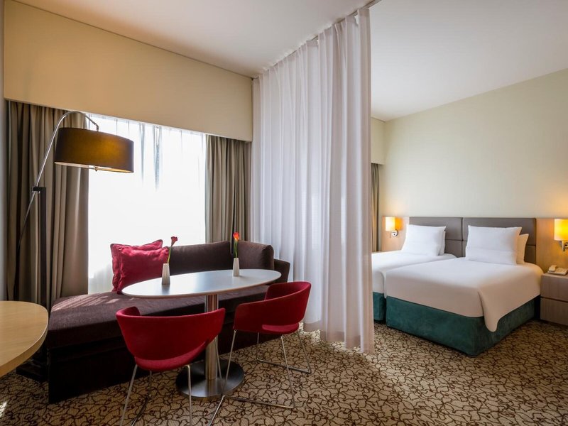 Novotel Suites Dubai Mall of the Emirates 37