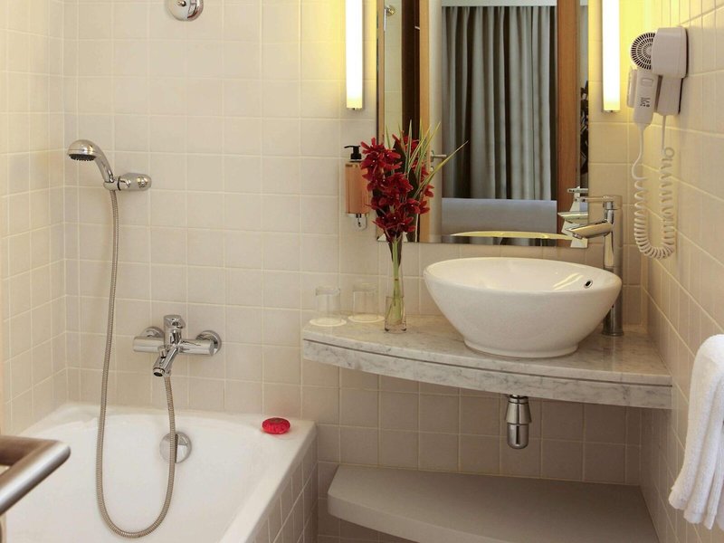 Novotel Suites Dubai Mall of the Emirates 42