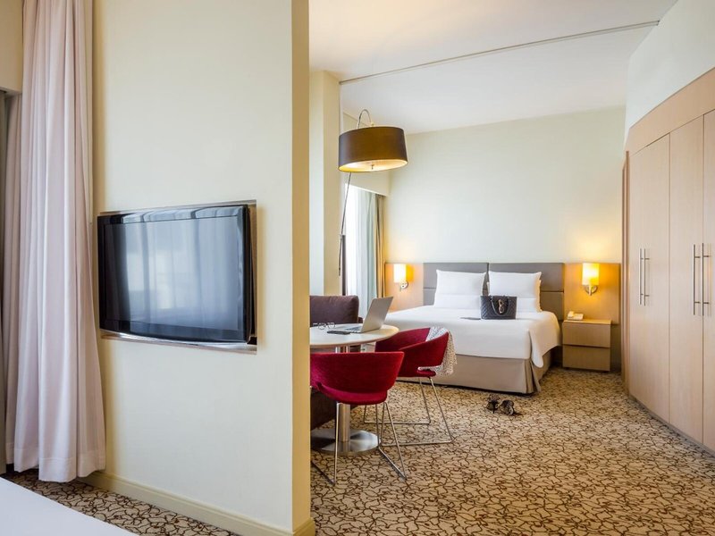 Novotel Suites Dubai Mall of the Emirates 43