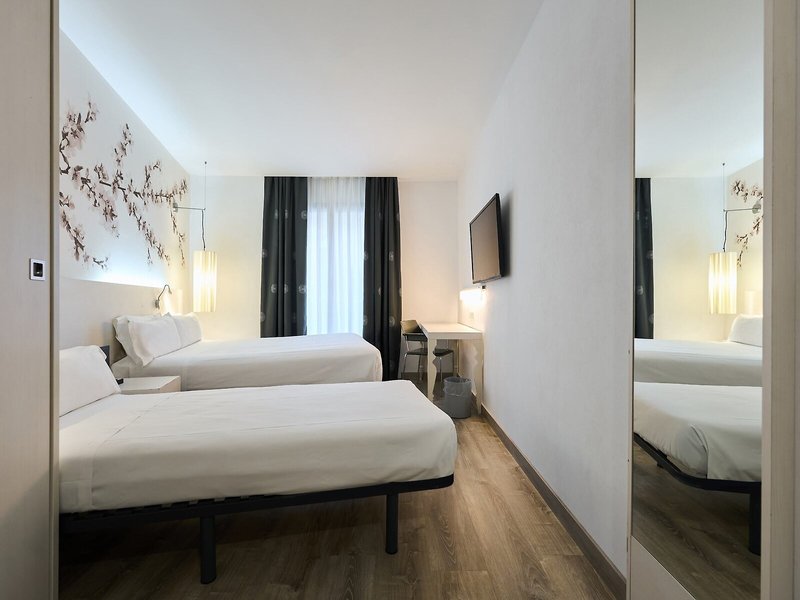 Hesperia Barcelona Ramblas 27