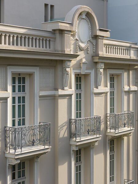 The Excelsior 10
