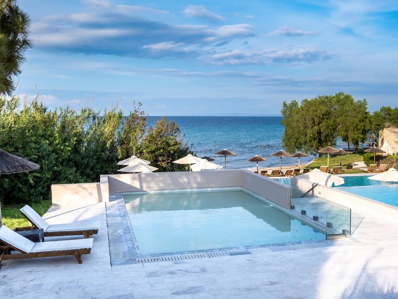 Atlantica Eleon Grand Resort & Spa 11