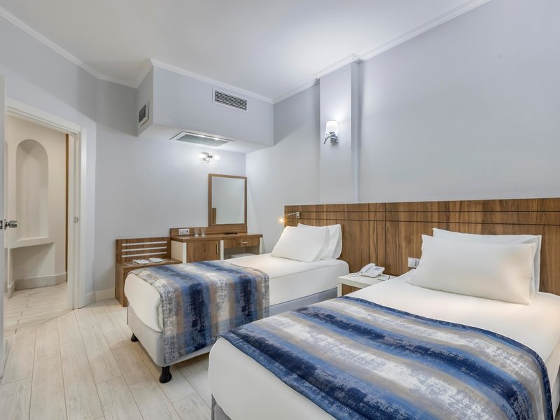Green Max Hotel 27