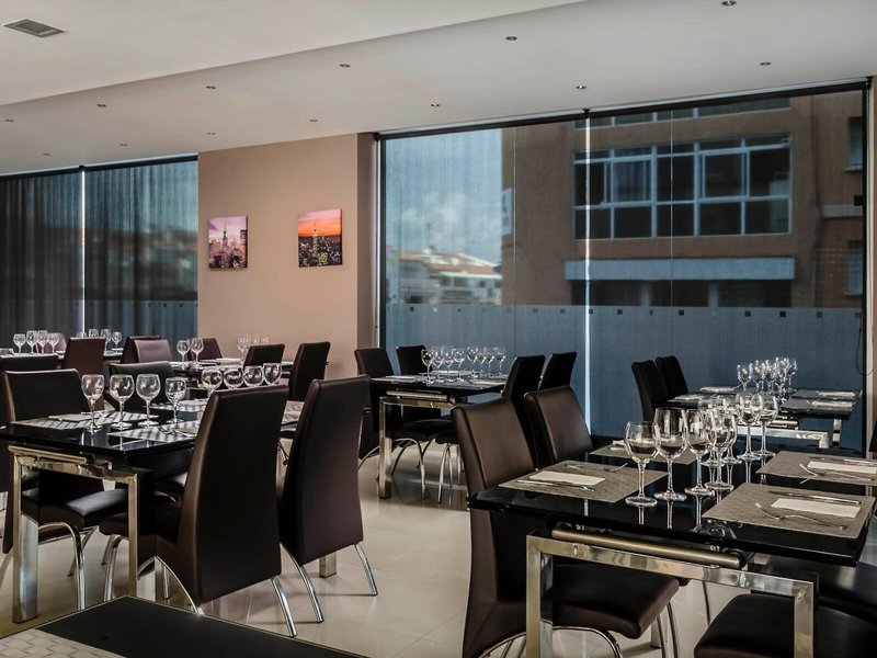 Exe Cunit Suites & Spa 34