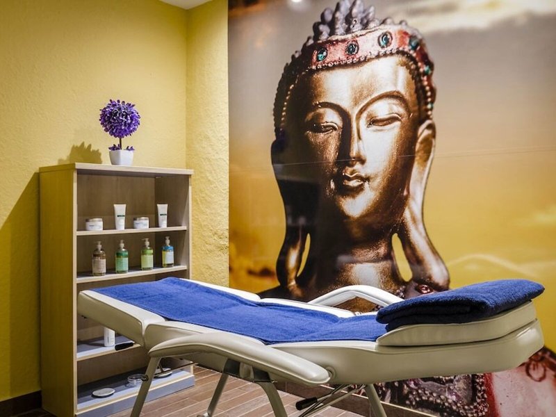 Exe Cunit Suites & Spa 35