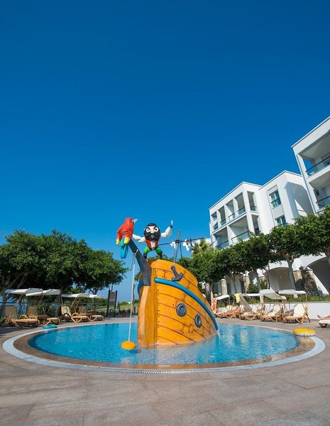 Xanadu Island Resort 19