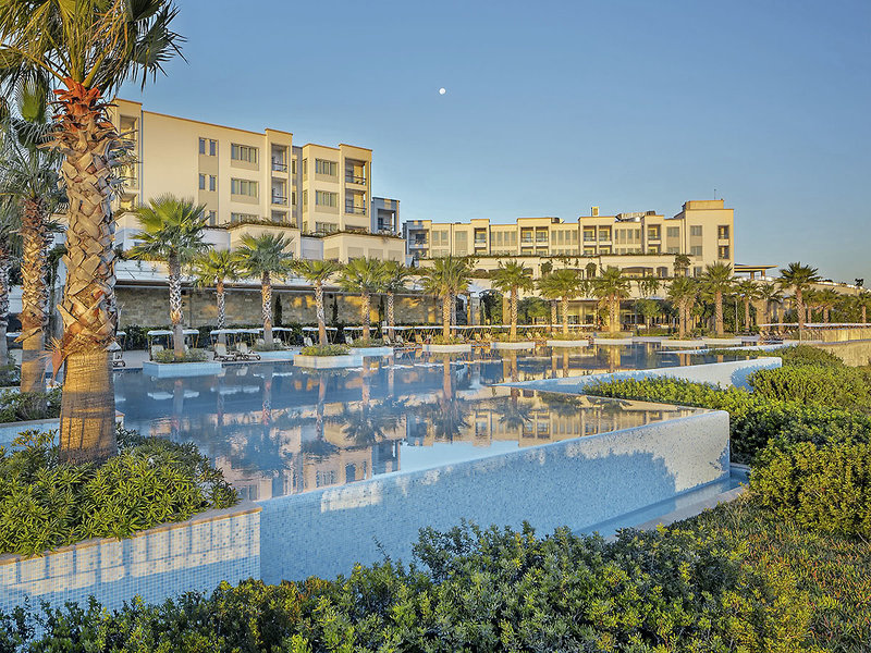 Xanadu Island Resort 10