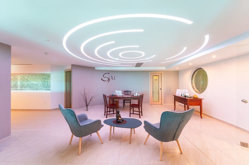 The Kresten Royal Villas & Spa 38