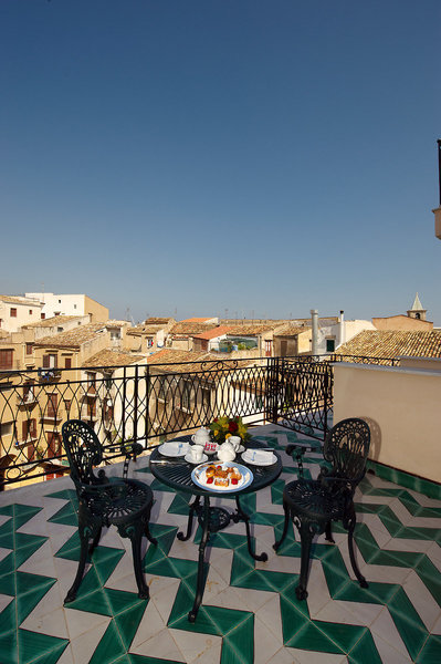 Grand Hotel Piazza Borsa 5