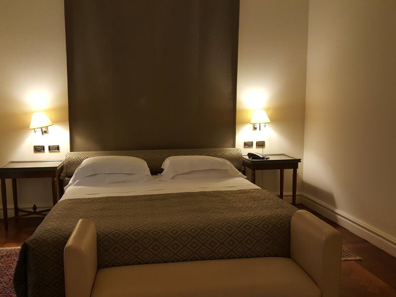 Grand Hotel Piazza Borsa 15