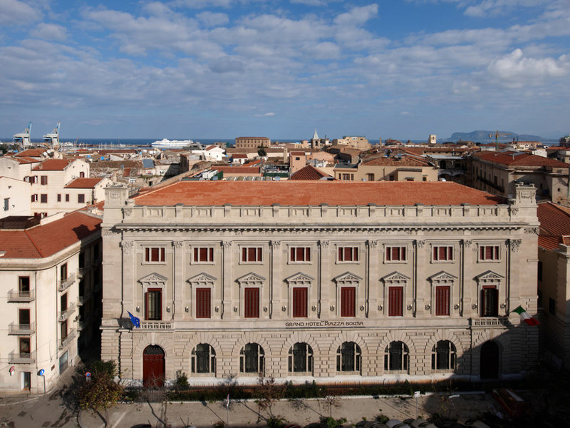 Grand Hotel Piazza Borsa 1
