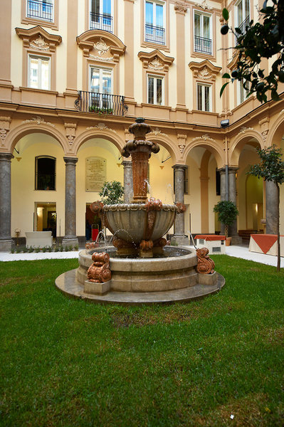 Grand Hotel Piazza Borsa 3