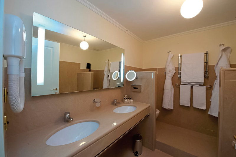 Grand Hotel Piazza Borsa 13