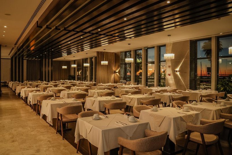 Real Marina Hotel & Spa 4