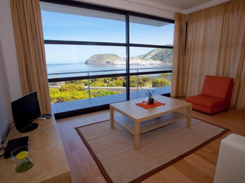 Cantinho das Buganvilias 28