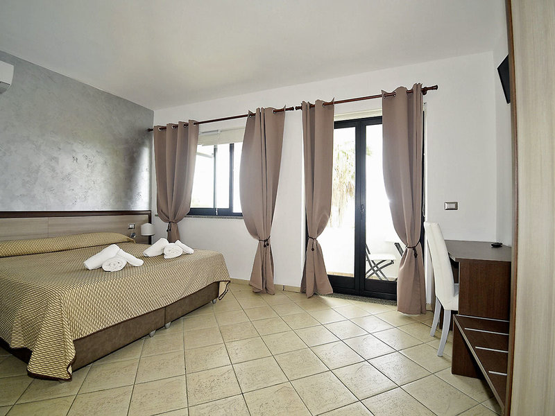 Villaggio Pineta Petto Bianco 2