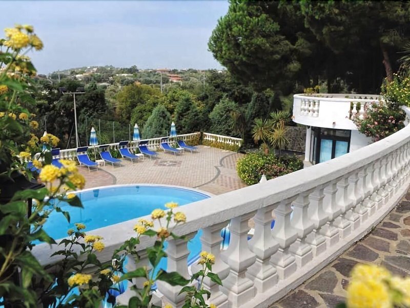 Villaggio Pineta Petto Bianco 14