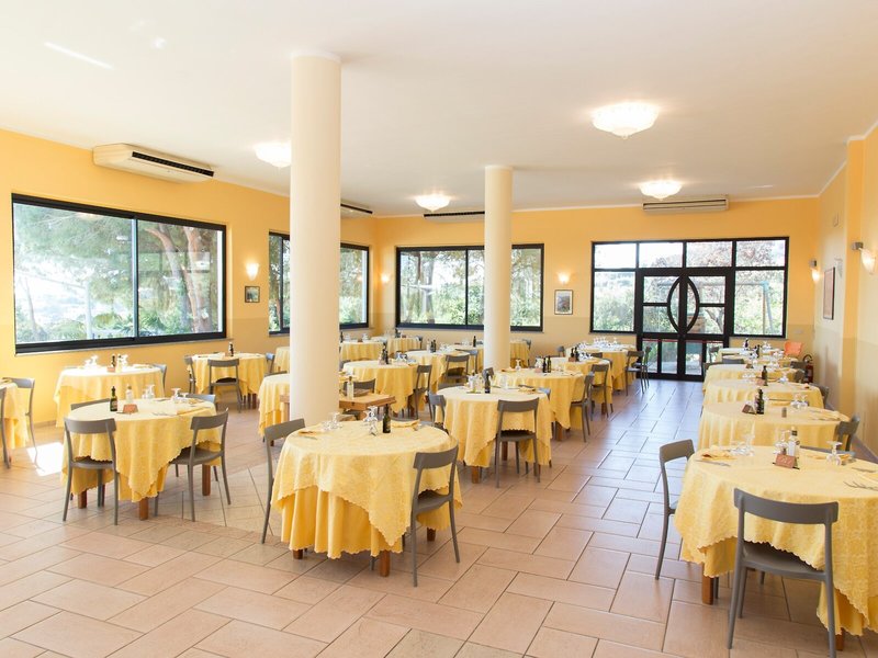 Villaggio Pineta Petto Bianco 29