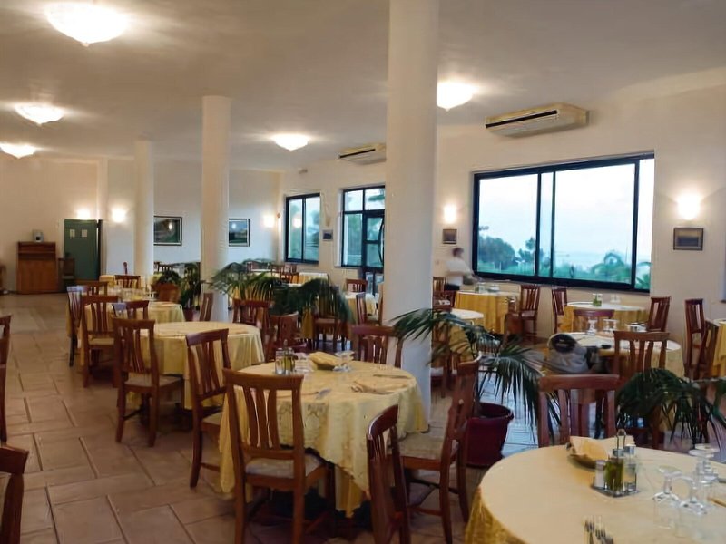 Villaggio Pineta Petto Bianco 30