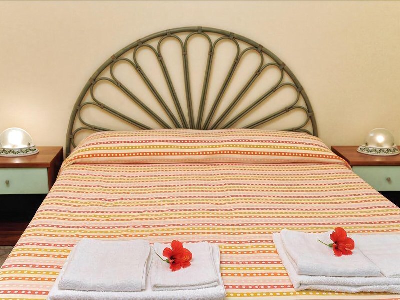 Villaggio Pineta Petto Bianco 36