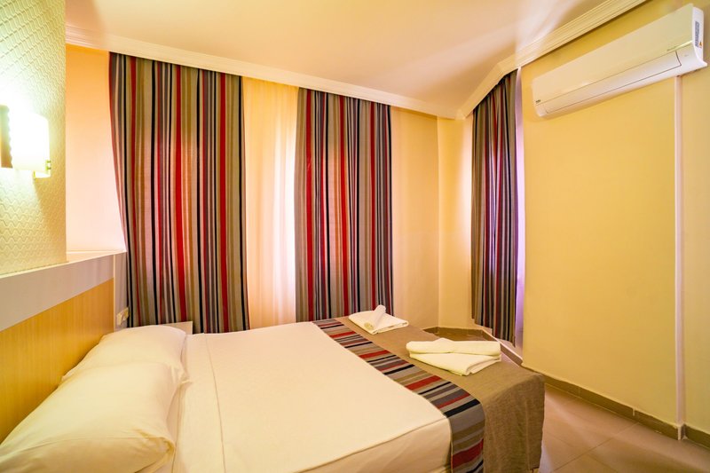 Clover Magic Park Beach Hotel 7