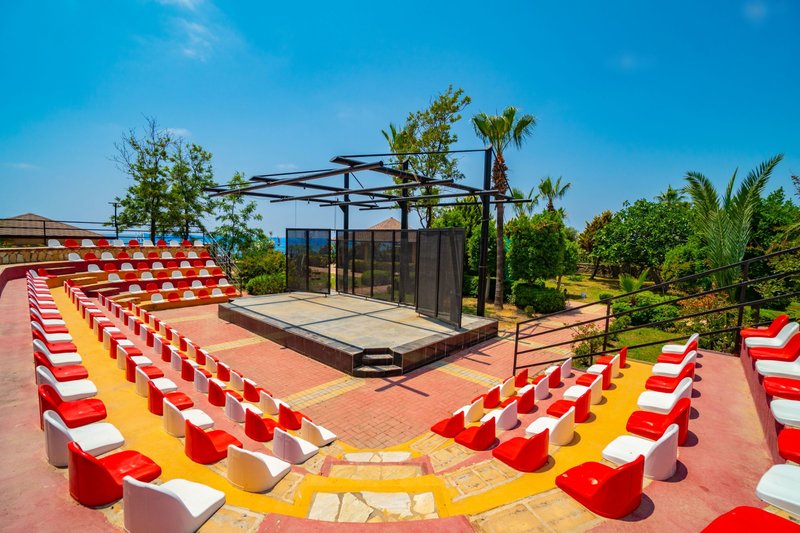 Clover Magic Park Beach Hotel 14