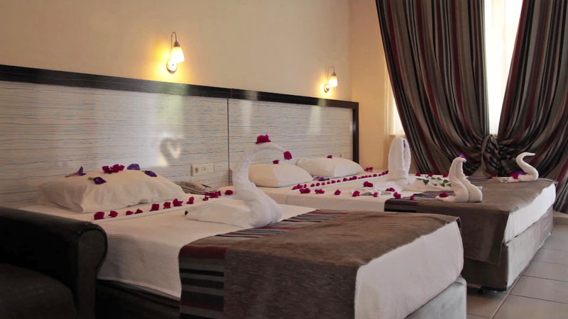 Clover Magic Park Beach Hotel 9