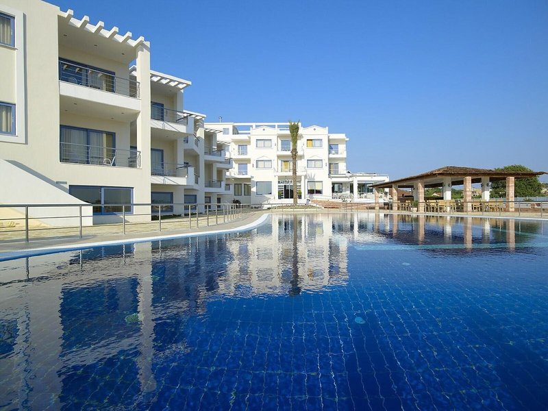 Ionian Theoxenia 4 - Exterior