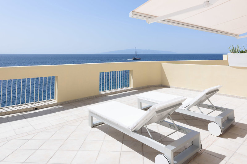 Pearly Grey Ocean Club 12