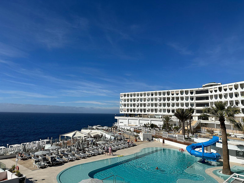 Pearly Grey Ocean Club 16