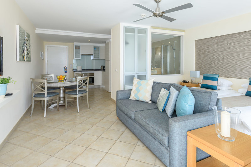 Pearly Grey Ocean Club 17