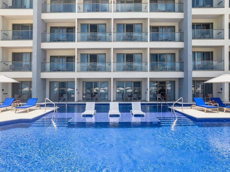 Royalton CHIC Antigua 8