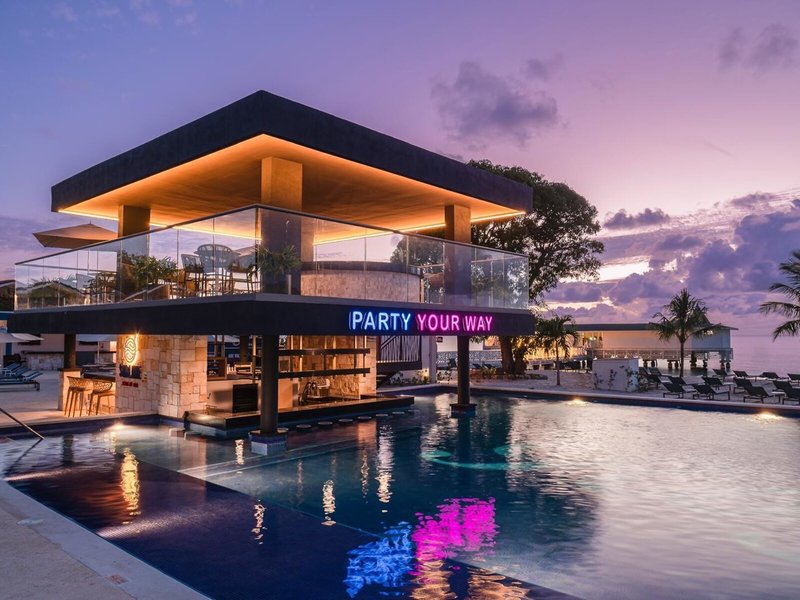 Royalton CHIC Antigua 11