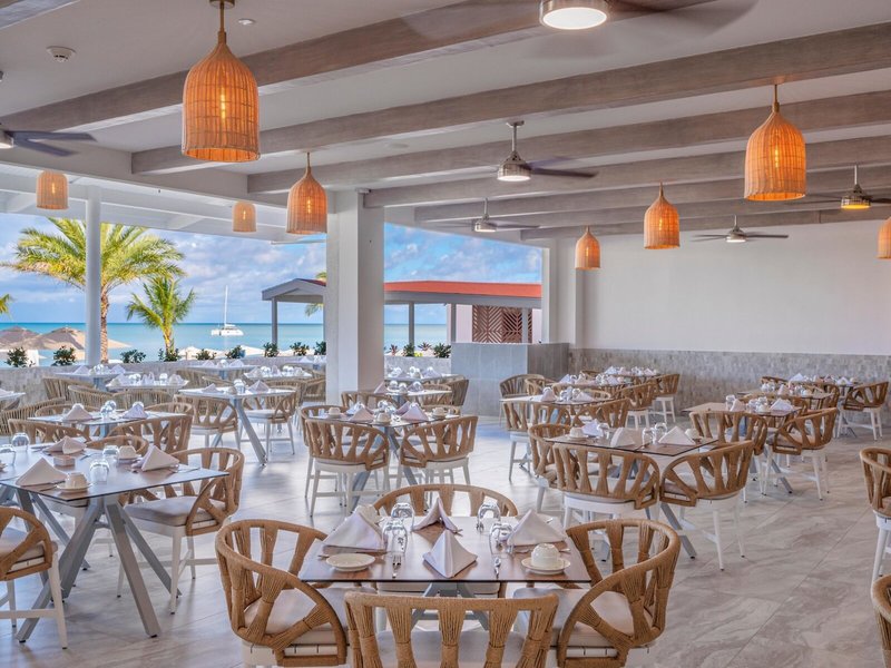 Royalton CHIC Antigua 16