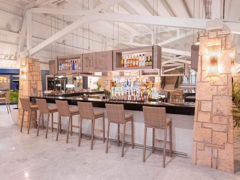 Royalton CHIC Antigua 23