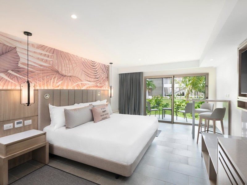 Royalton CHIC Antigua 35