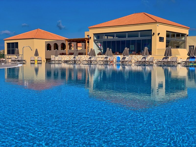 Apollonion Resort & Spa 9