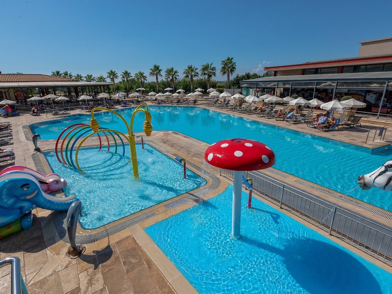 Apollonion Resort & Spa 11