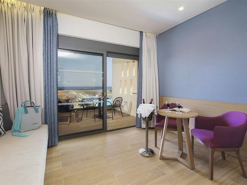 Apollonion Resort & Spa 33