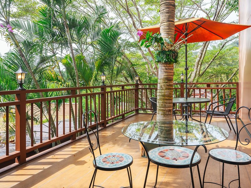 Thai Modern Resort 2