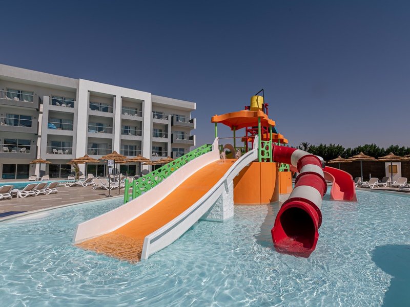 Amwaj Blue Beach Resort & Spa 32